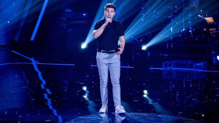 Der junge Badener Elijas Karlsson setzt sich in der dritten Runde der „Blind Auditions“ in ...