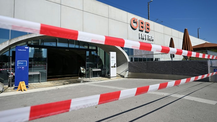 Absperrung am Bahnhof Tullnerfeld