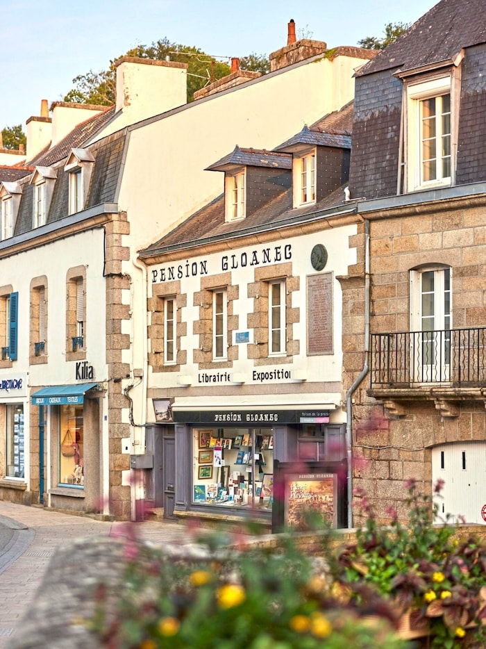 Gauguin lived in the Pension Gloanec in Pont-Aven.