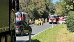 Freiwillige Feuerwehr musste zum Unfallort ausrücken (Bild: Markus Tschepp)