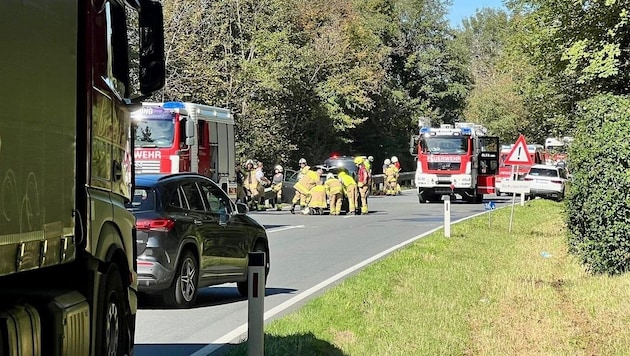 Volunteer fire department had to go to the scene of the accident (Bild: Markus Tschepp)