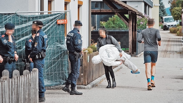 Der 14-Jährige musste am Mittwoch die Tötung seines Bruders detailliert nachstellen. (Bild: Pail Sepp)