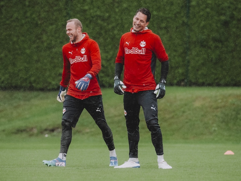 Alexander Schlager und Janis Blaswich (Bild: Andreas Schaad – FC Red Bull Salzburg)