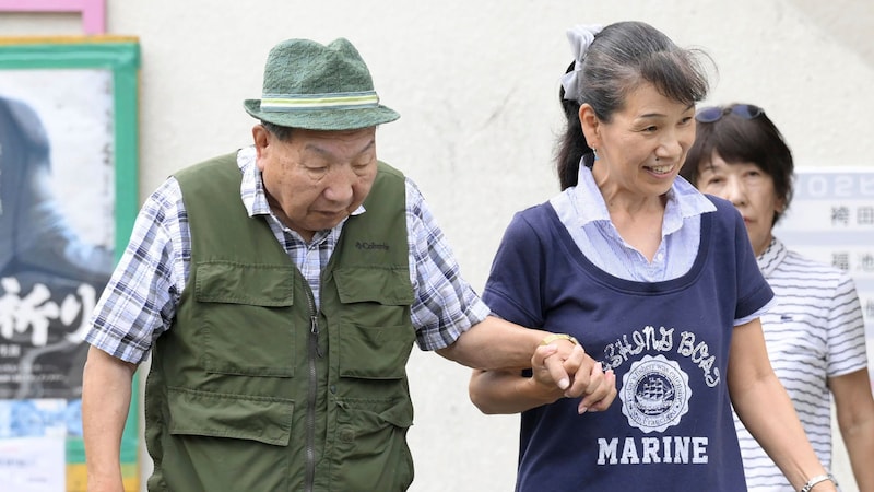 The 88-year-old was visibly scarred by his time on death row. (Bild: APA/Kyodo News)