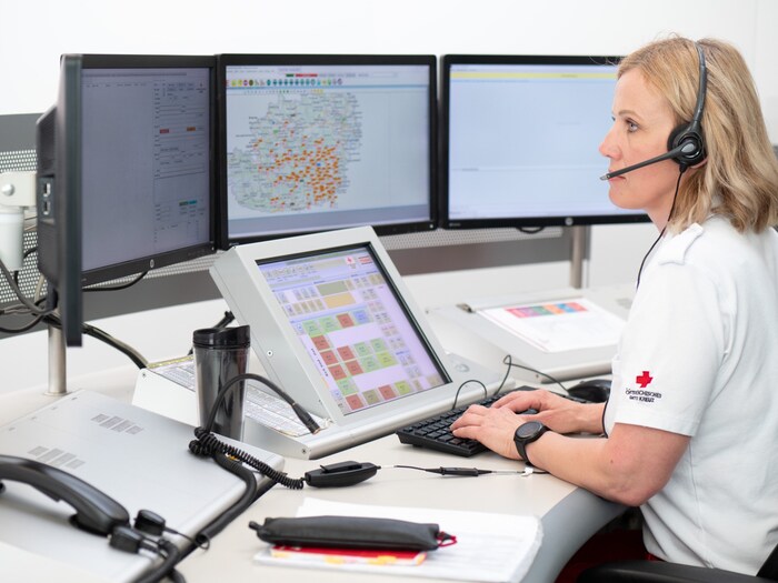 Beim Gesundheitstelefon 1450 erreichen Sie Sanitäter und Sanitäterinnen, welche Sie telefonisch ...