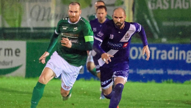 Simon Ernemann (left) leads the way in his job and on the pitch. (Bild: Tröster Andreas/Kronen Zeitung)