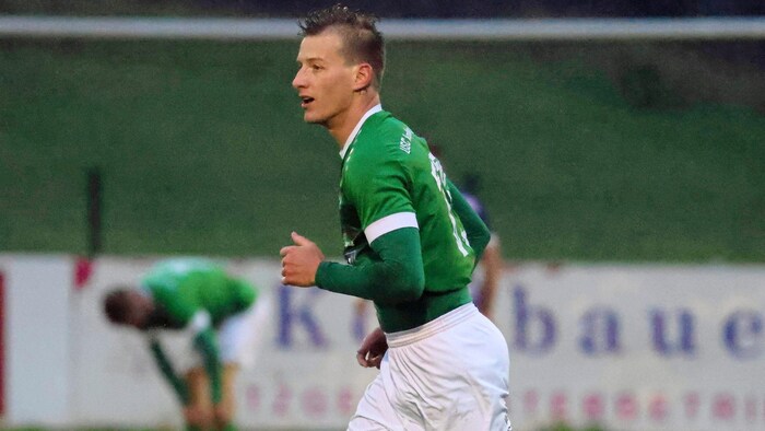 Philipp Teufl muss aufgrund fünf gelber Karten passen.