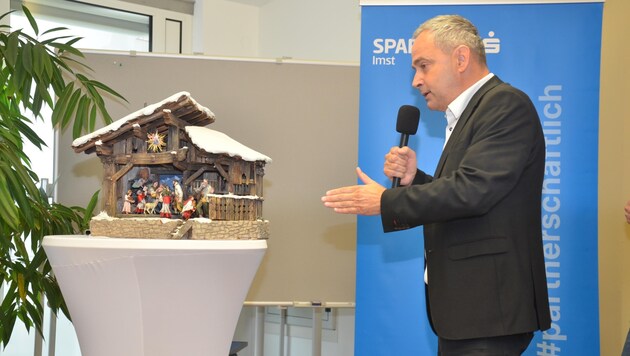 The mayor of Imsterberg, Richard Bartl, can look forward to 8000 euros for the new open-air nativity scene. (Bild: Daum Hubert)