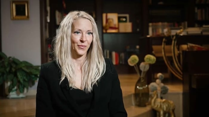Simone Lugner im Interview mit Puls 4
