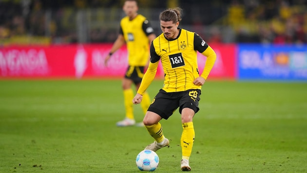 Marcel Sabitzer wants to get back on the road to success with his Dortmund side in Augsburg. (Bild: AFP/APA/Pau BARRENA)