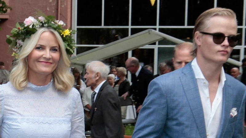 Mette-Marit and her eldest son Marius Borg Høiby (Bild: APA Pool/Håkon Mosvold Larsen / NTB)