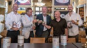 Dominik Zusag, Reinhold Schärf, Klaus Schneeberger, Ronald Schärf und Patrik Zusag präsentieren ...