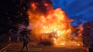 Die Scheune stand in Vollbrand.