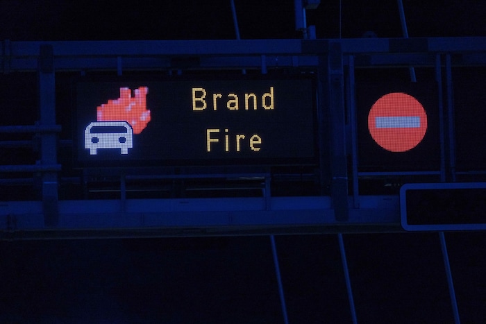 Autofahrer werden bei der Auffahrt schon gestoppt