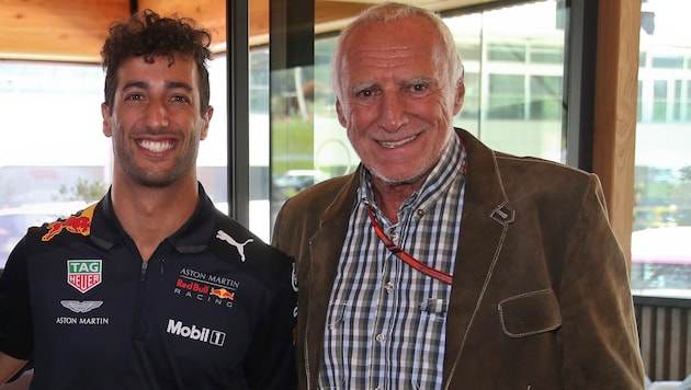 Daniel Ricciardo (l.) and Didi Mateschitz had actually agreed to extend his contract in 2018. (Bild: GEPA/GEPA pictures)