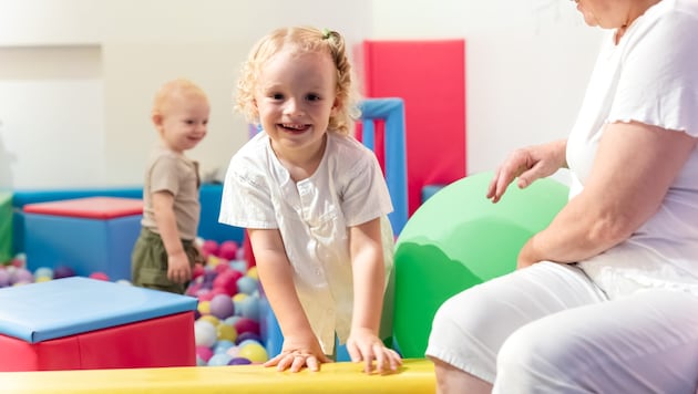 Once a month, single parents can take a break from their childcare duties at the archdiocese's Sunday breakfast and chat with fellow parents. (Bild: Erzdiözese Wien / Stephan Schönlaub)