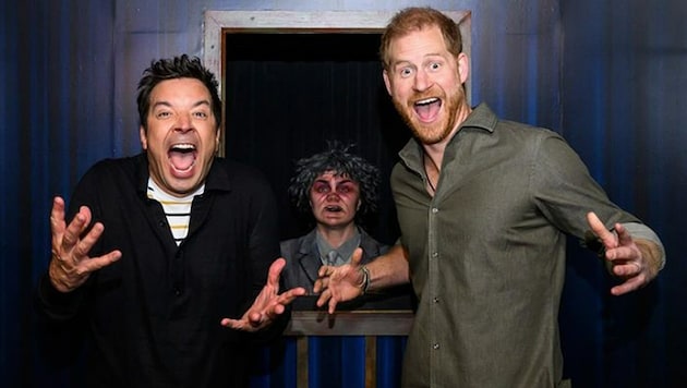 Jimmy Fallon invited Prince Harry into the scary maze - and even elicited a curse from the exiled royal! (Bild: instagram.com/fallontonight)