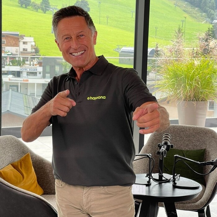 Auch Ski-Legende Hans Enn ist als Aussteller mit dabei.