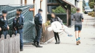 Am vergangenen Mittwoch fand am Tatort, in Kindberg, ein Lokalaugenschein mit dem jungen Burschen statt. (Bild: Sepp Pail)