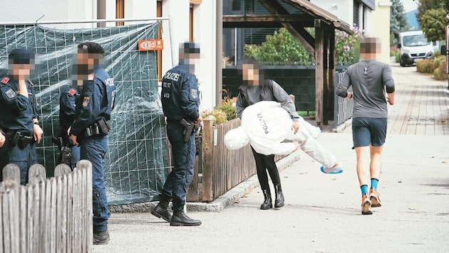 Last Wednesday, a local inspection with the young perpetrator took place at the scene of the crime in Kindberg. (Bild: Sepp Pail)