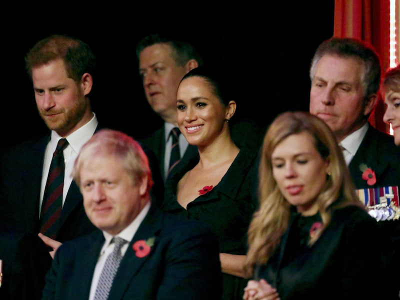 Boris und Carrie Johnson mit Prinz Harry und Herzogin Meghan 2019 in der Royal Albert Hall (Bild: picturedesk.com/POOL / REUTERS)