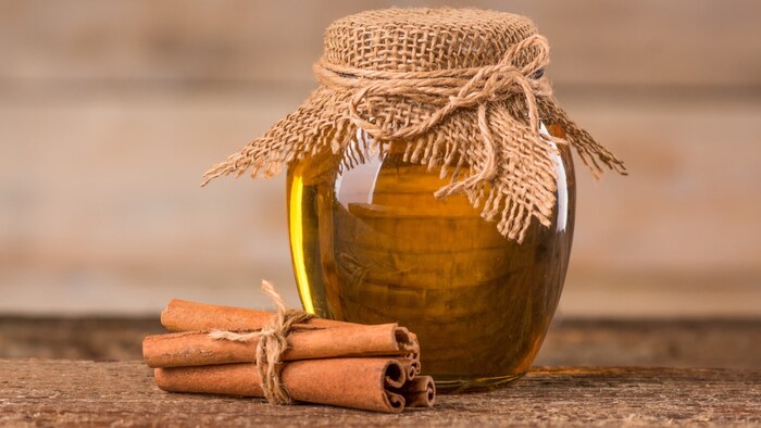 Honey and cinnamon are considered to be beneficial against colds and aching limbs.