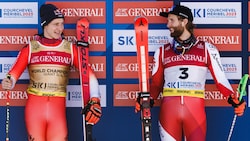 Marco Schwarz (rechts) kann weiterhin nur zusehen, wie Marco Odermatt (links) auf Titeljagd geht. (Bild: GEPA/GEPA pictures)