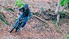 E-Biken im Wald und auf Forstwegen ist nicht ganz ungefährlich (Symbolbild).
