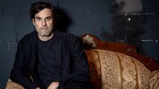 Max Simonischek, ein Schweizer Schauspieler, tritt in Oberösterreich auf und ist an der Burg ...
