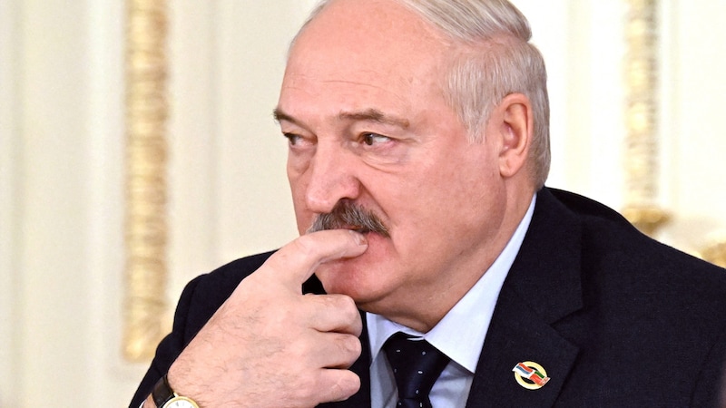 Lukashenko threatens a third world war. (Bild: AFP/Pavel BEDNYAKOV )