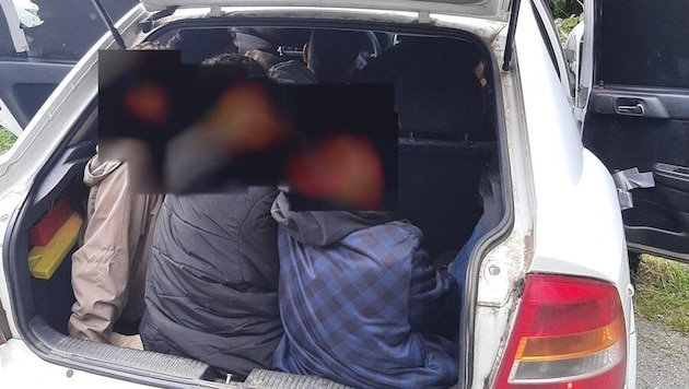 There were even three refugees in the trunk, including teenagers (Bild: Bundespolizei Freilassing)