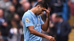 Rodri muss die gesamte verbleibende Saison zusehen.  (Bild: AFP/APA/Oli SCARFF)