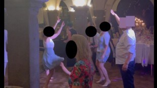 Der „Krone“ liegt das Video vor, die Handbewegung sei ein „Tanz-Move“.