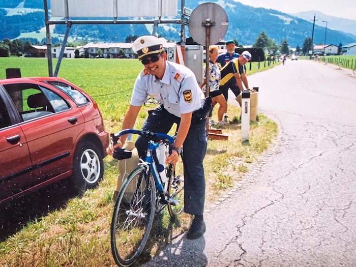 Einsatz bei einem Radrennen in den 1990ern, da griff der Polizist selbst zum Drahtesel.