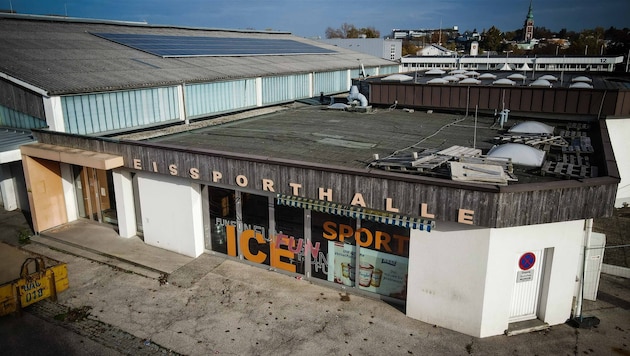 Die alte Eissporthalle wurde abgerissen, jetzt wurde auch die Ersatzlösung gestrichen (Bild: Pressefoto Scharinger © Daniel Scharinger)