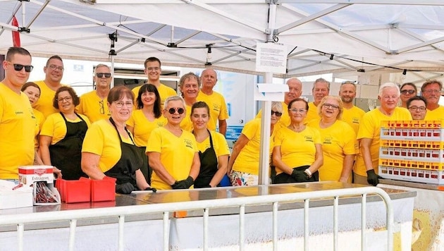 Working, celebrating and doing good together: The Friends of Herrieder Straße in Melk. (Bild: Harald Marchhart)