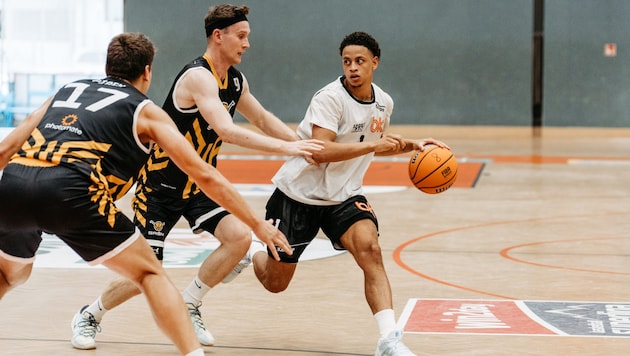 The Dukes brought in KJ Jenkins (pictured with the ball) as a replacement for Mike Weathers, who left the team. (Bild: Verena Maurer)