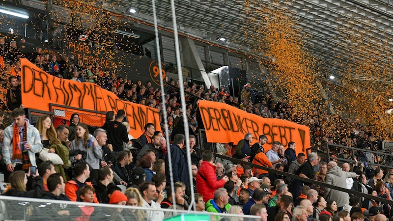 The 99ers fans in a celebratory mood. (Bild: GEPA/GEPA pictures)