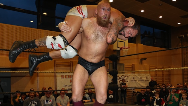 Axel Tischer steigt am Samstag beim Wrestling in Payerbach in den Ring.  (Bild: alex singer)