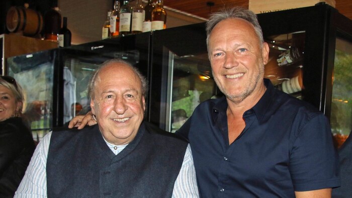 Treating themselves to a mug of barley juice: MC President Helmut Lutz and Deck47 boss Martin ...