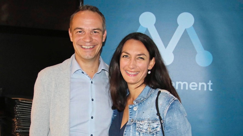 Hatten viel Spaß beim MC- Herbstfest: Uniqa-Direktor Michael Zentner mit Ehefrau Stephanie. (Bild: Hammann Recka)