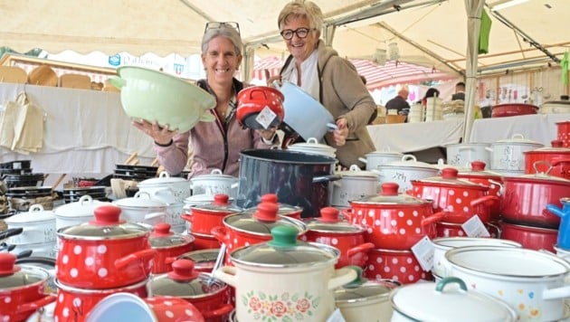 A neie Tschreapn gibt’s bei Sigried Tomaschütz und Gudrun Wieland. (Bild: Evelyn Hronek/EVELYN HRONEK)