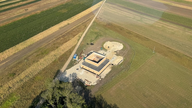 Der rasche Baufortschritt am neuen Stützpunkt in Frauenkirchen ist beeindruckend. (Bild: ÖAMTC)