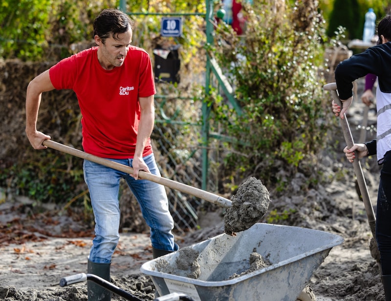 Schwertner lends a hand herself. (Bild: Urbantschitsch Mario)