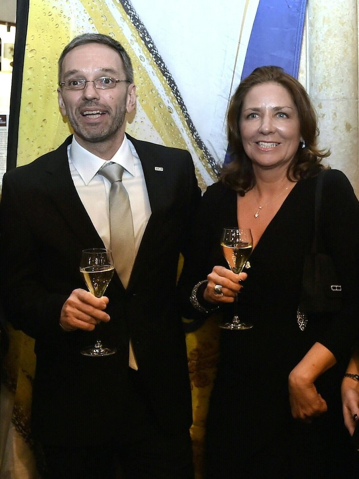 Herbert Kickl hat sich bislang nur einmal mit seiner Lebensgefährtin, mit der er einen ...