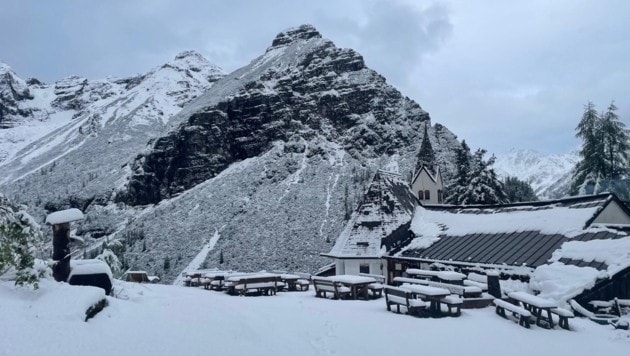 Weiß war am Samstag die Jausenstation St. Magdalena (1661 m) im Gschnitztal. Am Sonntag ist sie noch geöffnet. (Bild: zVg)