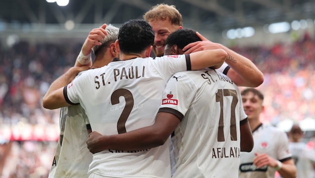 St. Pauli feiert den ersten Saisonsieg. (Bild: GEPA pictures)