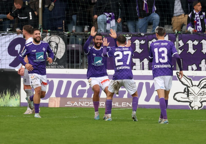 Austria Salzburg eilt von Sieg zu Sieg, aber das tut auch Imst. (Bild: Kronen Zeitung)