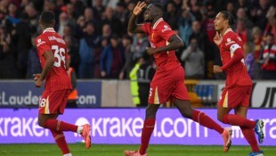 Konaté (mi.) traf gegen Wolverhampton.