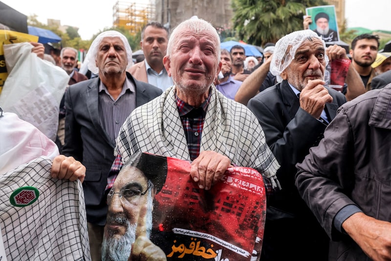 Mourning in Tehran (Bild: AFP/ATTA KENARE)